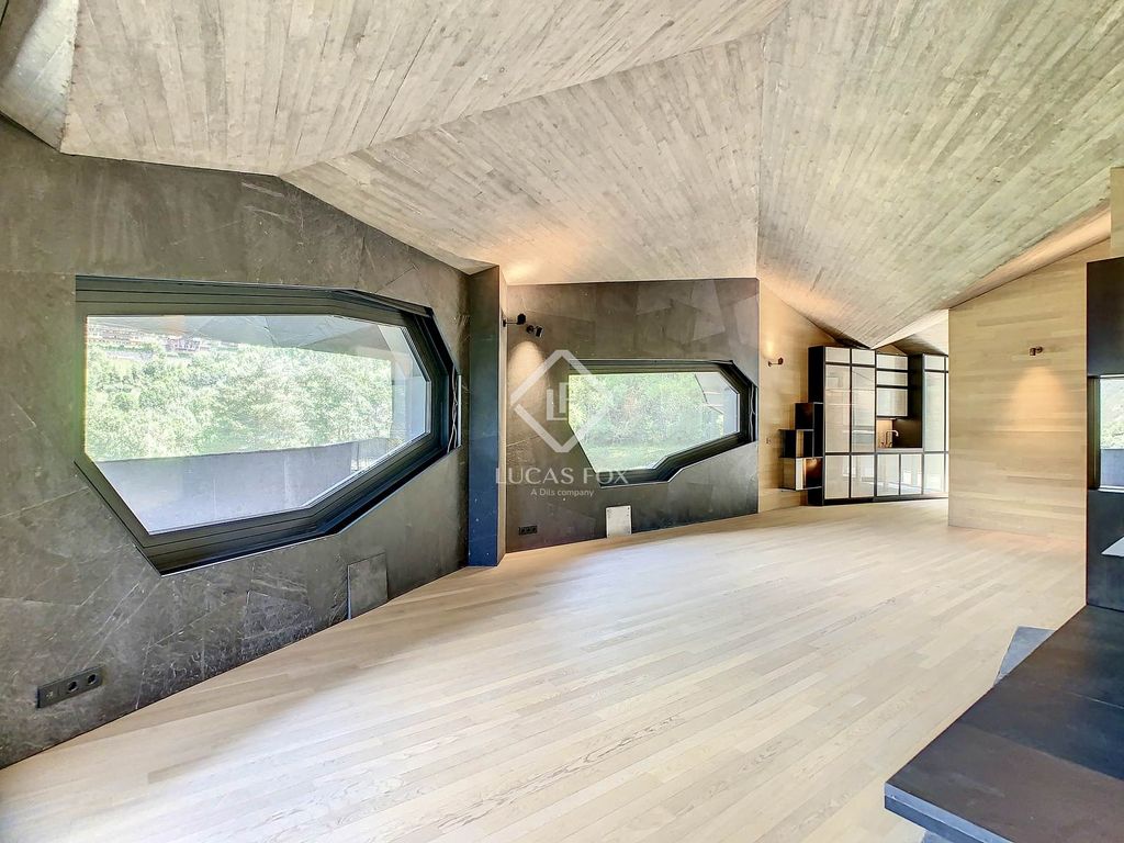 Property photo 1 of 116