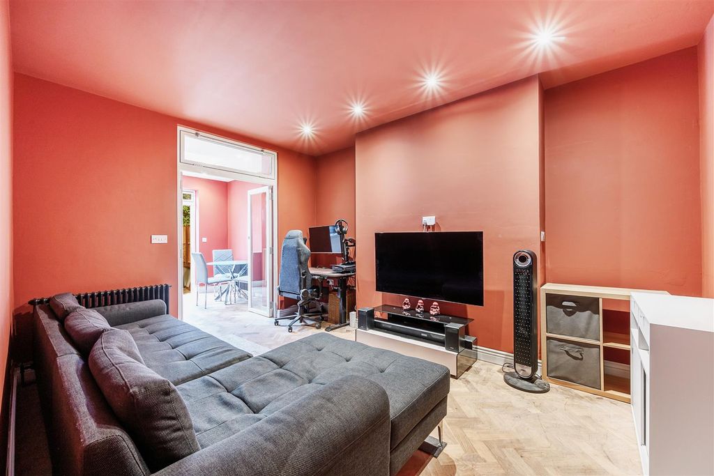 Property photo 2 of 12 Gff, 4 Grasmere Avenue-3.Jpg