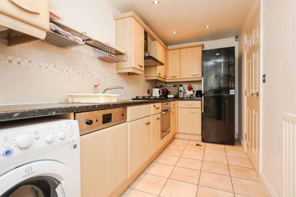 Property photo 2 of 17
