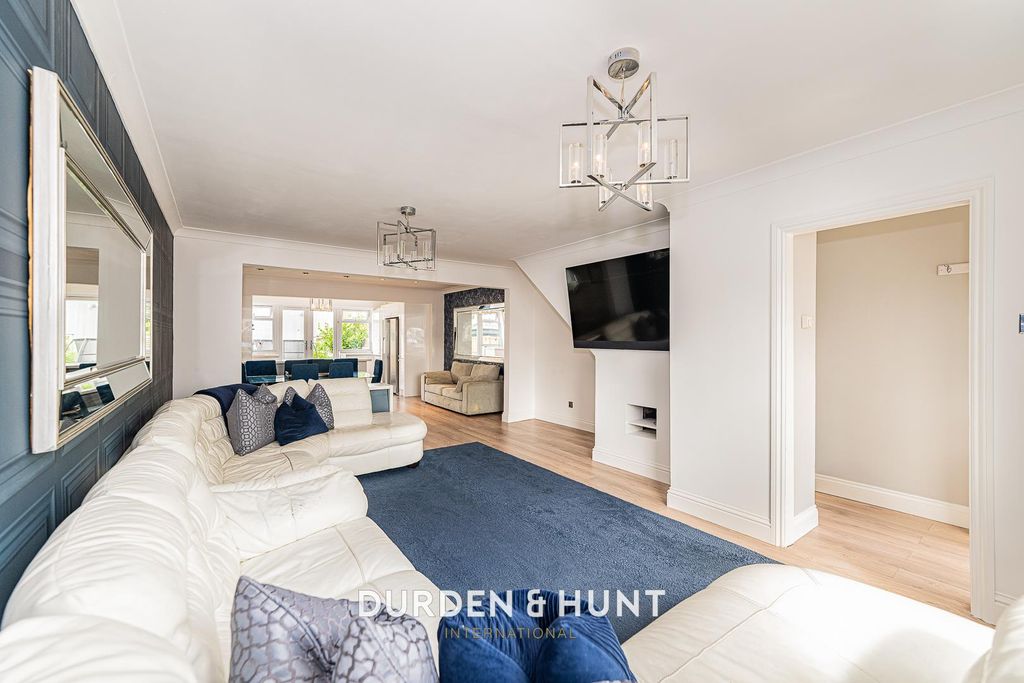 Property photo 2 of 23 Poplars-11.Jpg