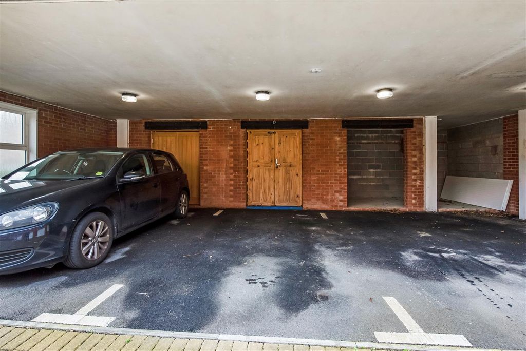 Property photo 2 of 20 Ph6_6414497.Jpg