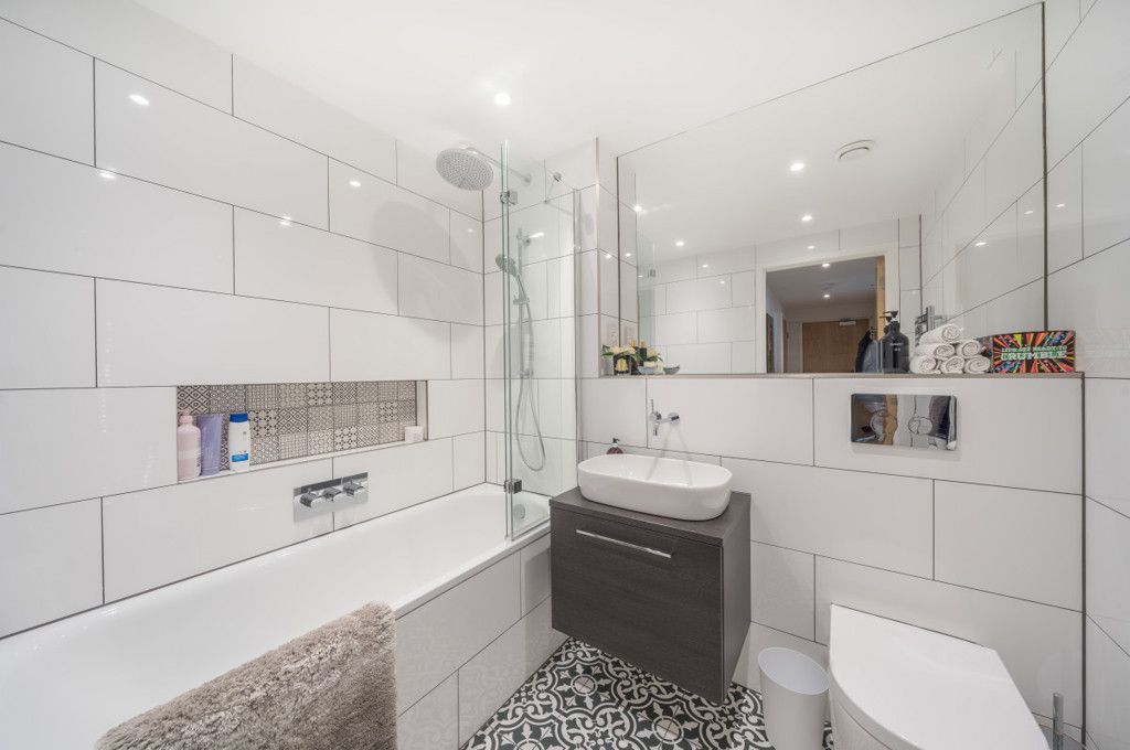 Property photo 3 of 13 Bathroom