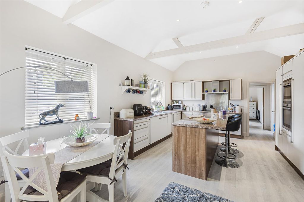 Property photo 3 of 18 356_22346 (2).Jpg