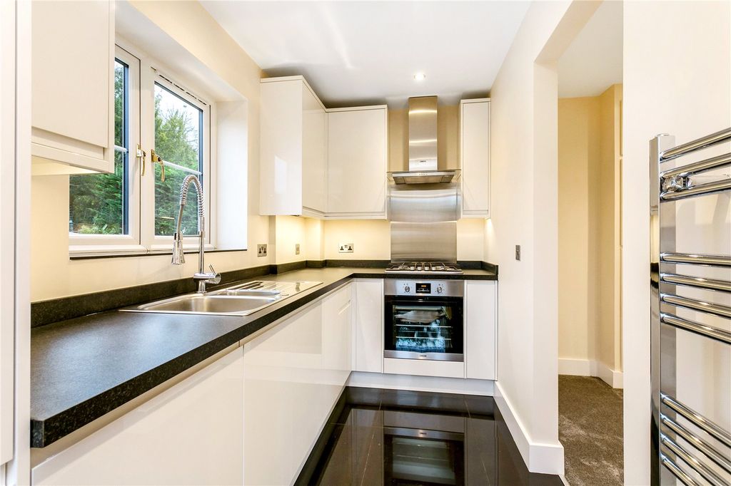 Property photo 3 of 9 Picture No. 11