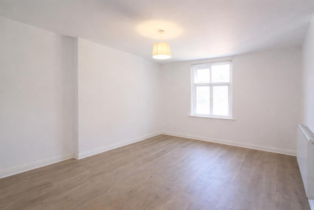 Property photo 2 of 10 Living Room (3).Png