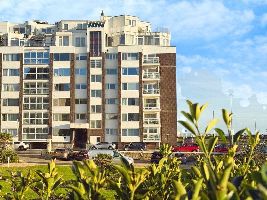 Property photo 1 of 16 Front