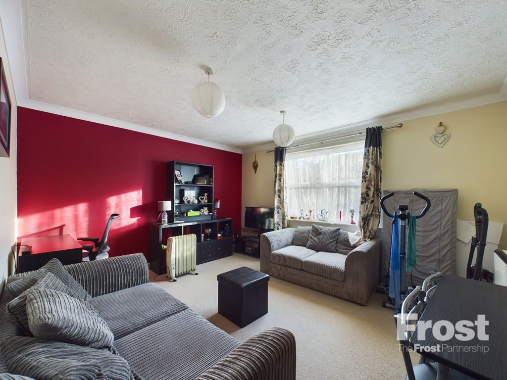 Property photo 3 of 5 Living Room