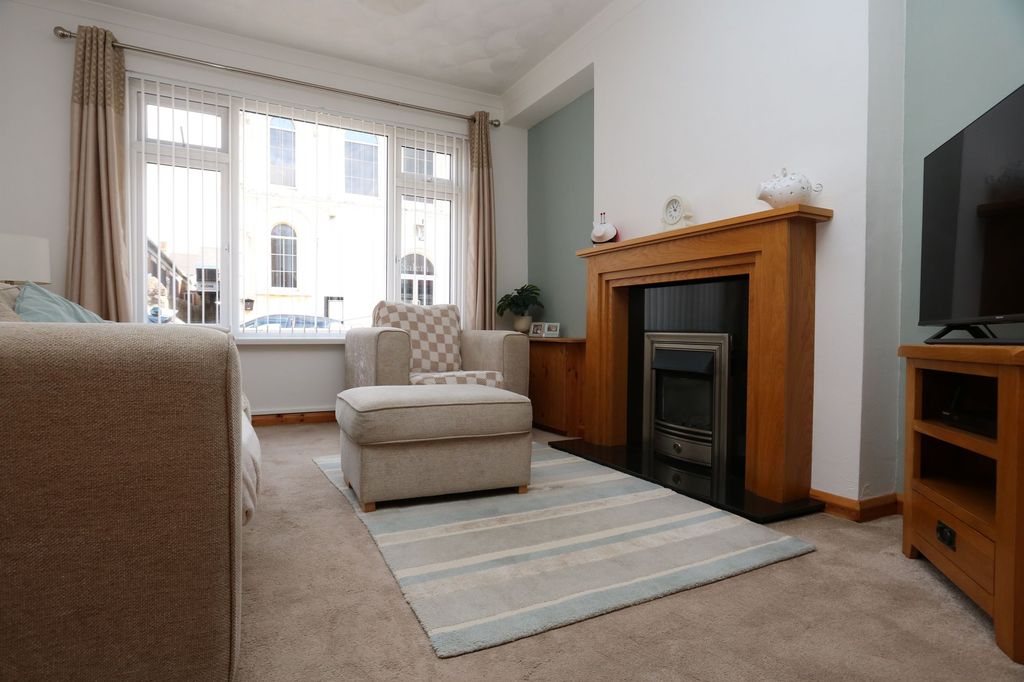 Property photo 3 of 28