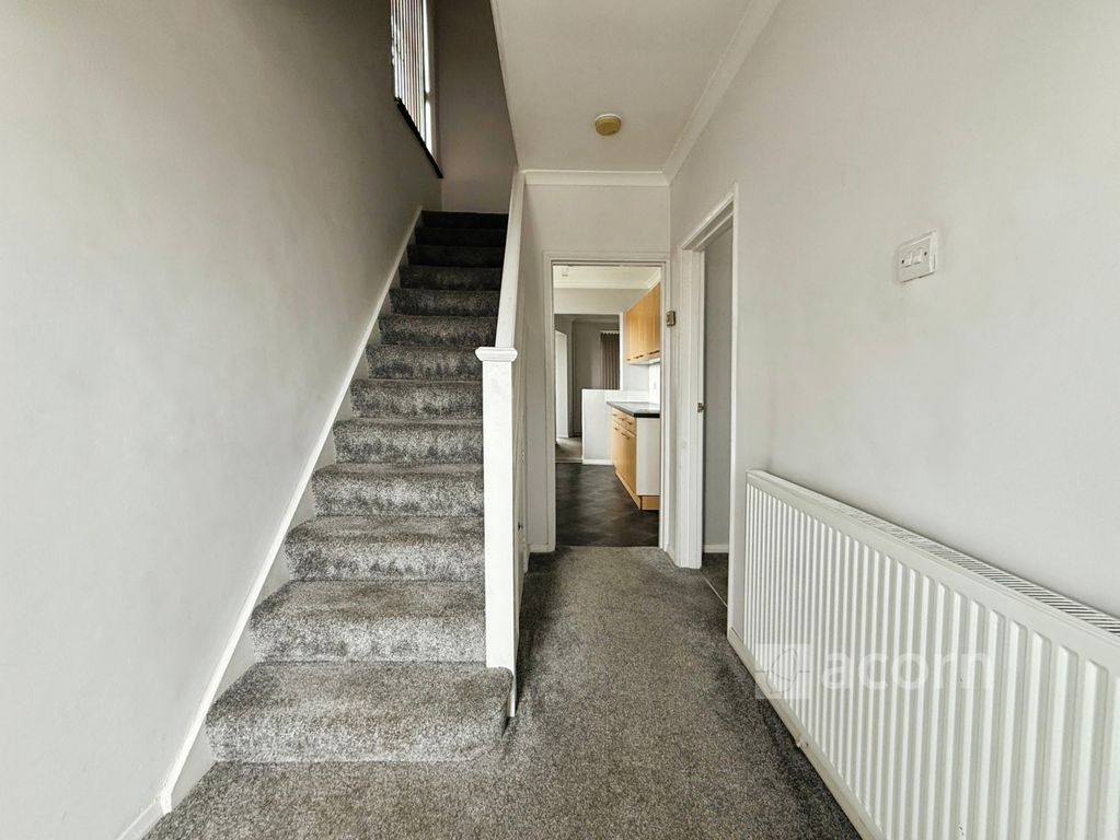 Property photo 2 of 12 839Db418--492B-B4...