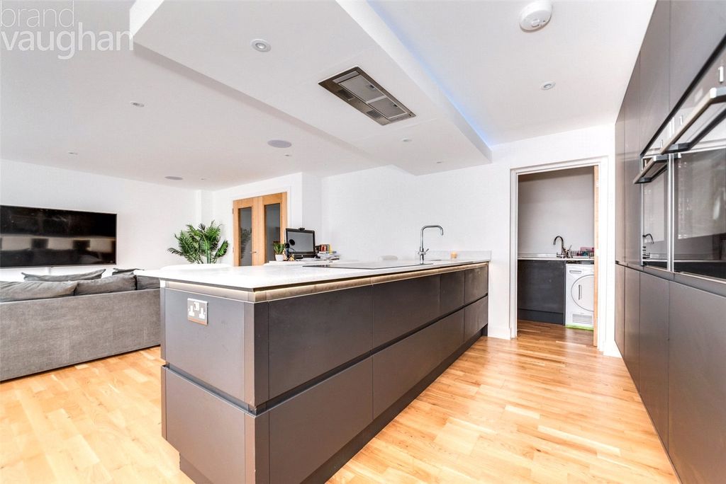 Property photo 1 of 16 Kitchen