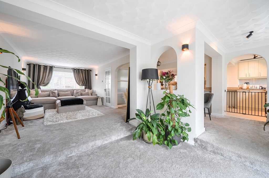 Property photo 3 of 14 1485238-22-6A42B0...