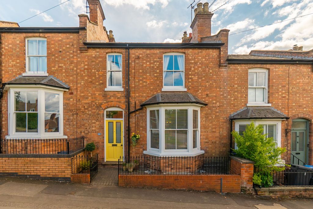 Property photo 2 of 34