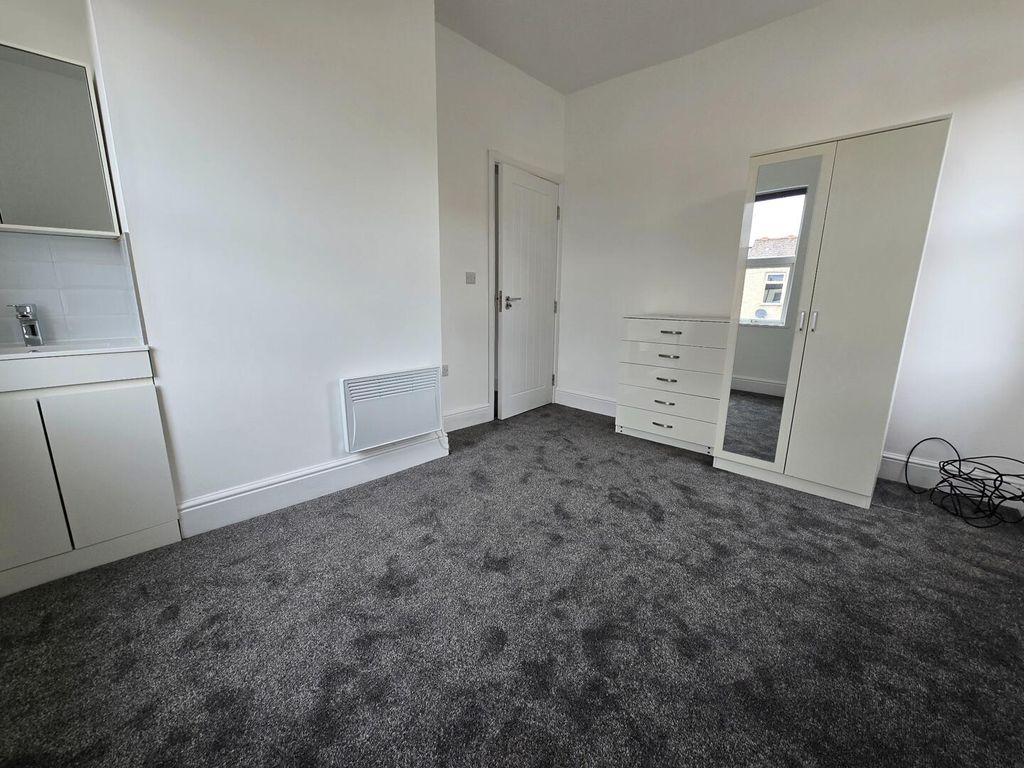 Property photo 3 of 4 Bedroom