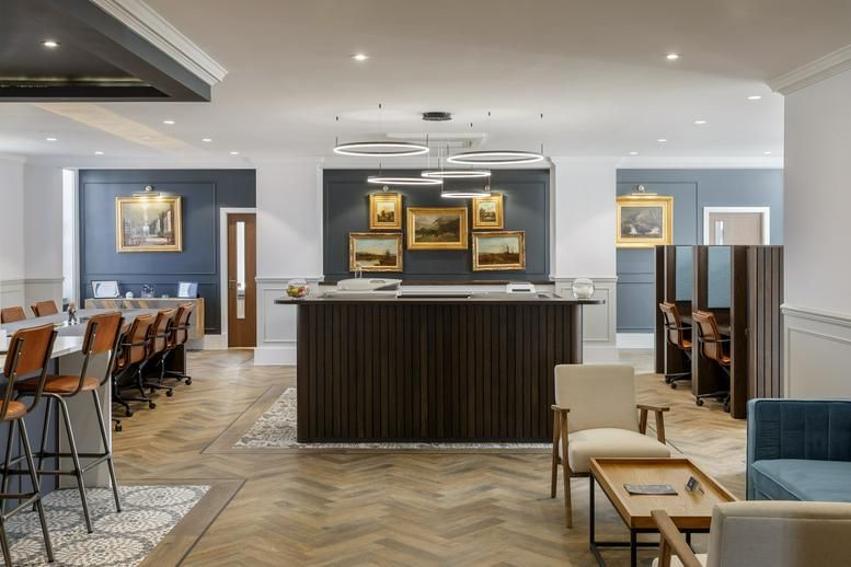 Property photo 2 of 8