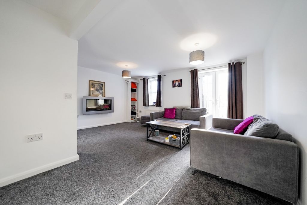 Property photo 3 of 29 Dsc01045