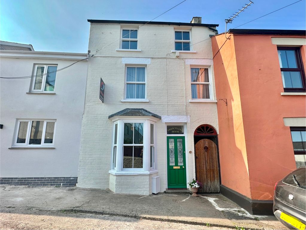 Property photo 1 of 18