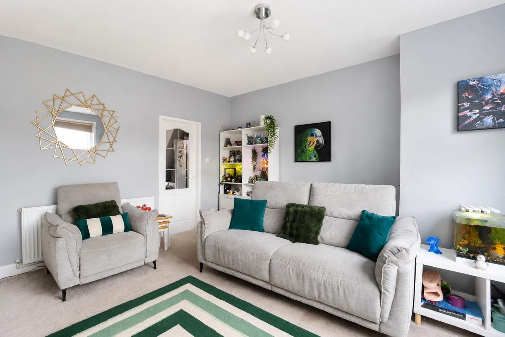 Property photo 2 of 13 c (10).Png