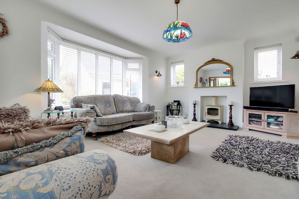 Property photo 2 of 19 Sitting Room