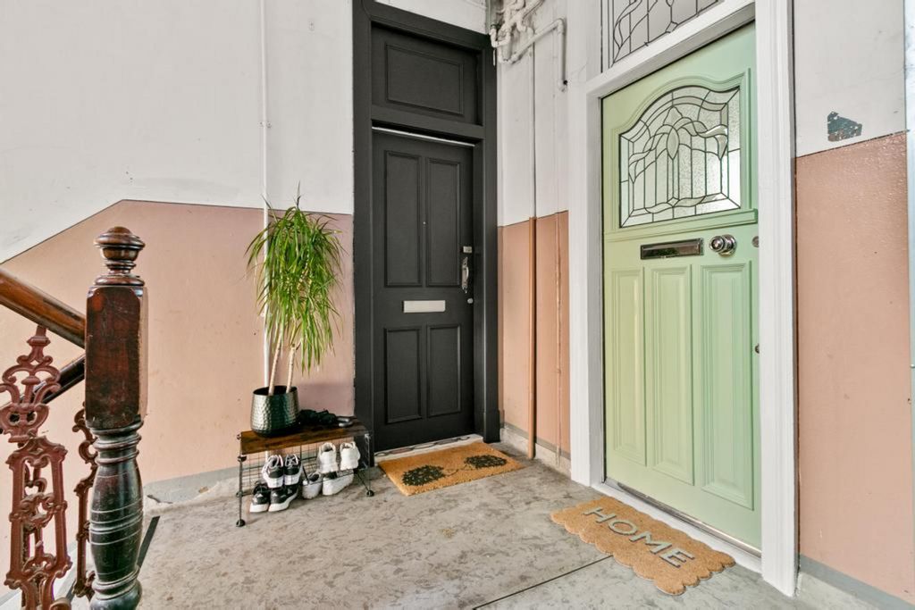 Property photo 2 of 27