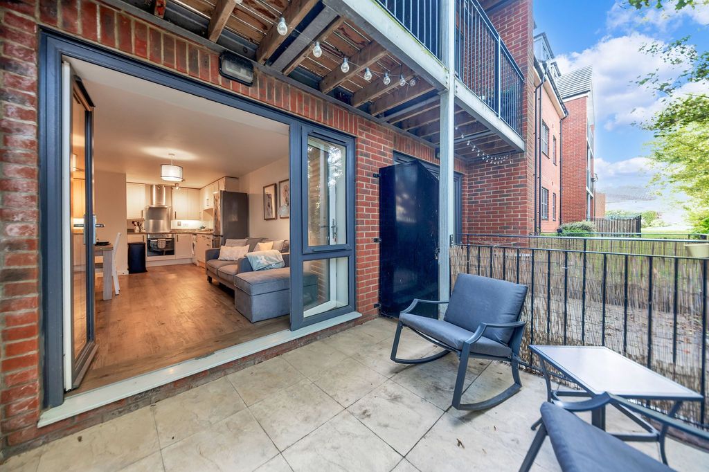 Property photo 1 of 7