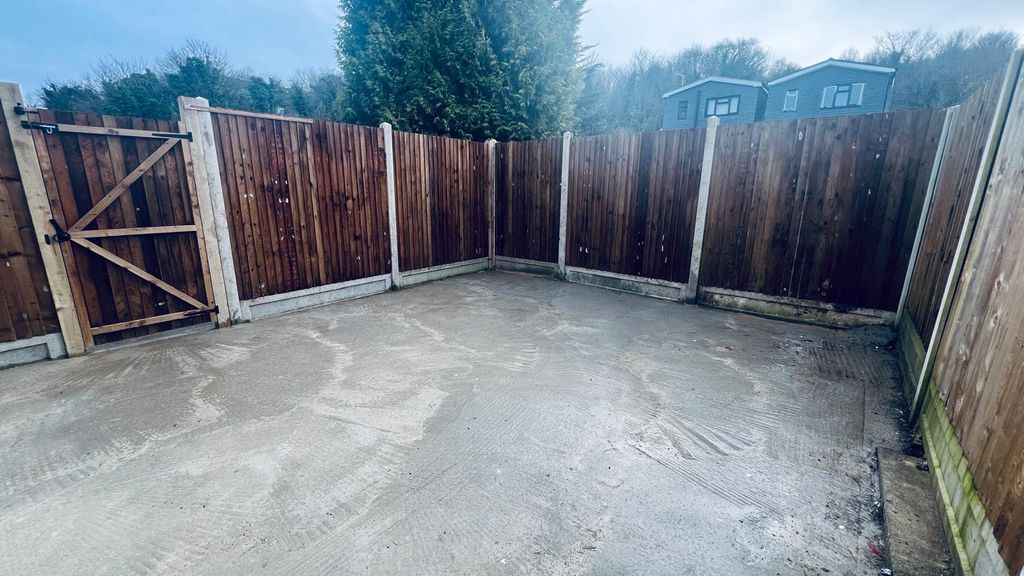 Property photo 1 of 4