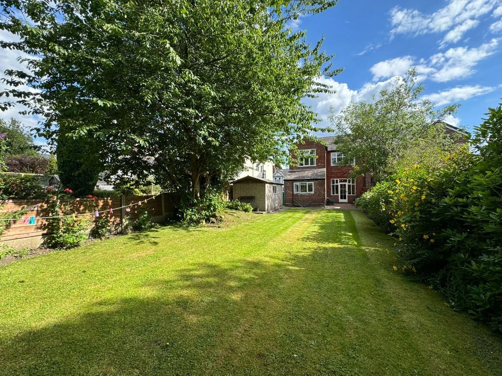 Property photo 2 of 35