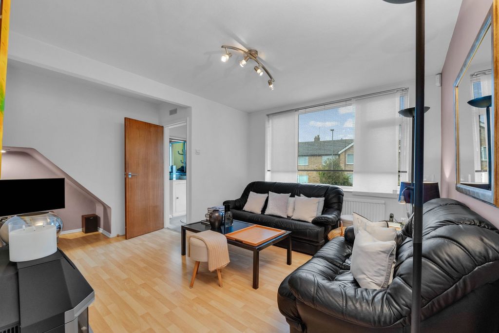 Property photo 3 of 21