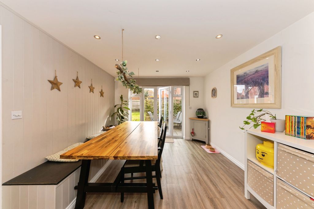 Property photo 3 of 15 Dining Room