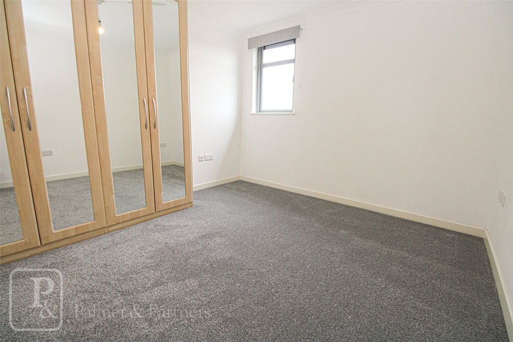 Property photo 3 of 7 Bedroom