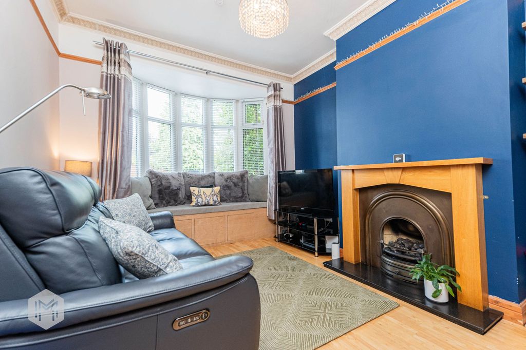 Property photo 2 of 34