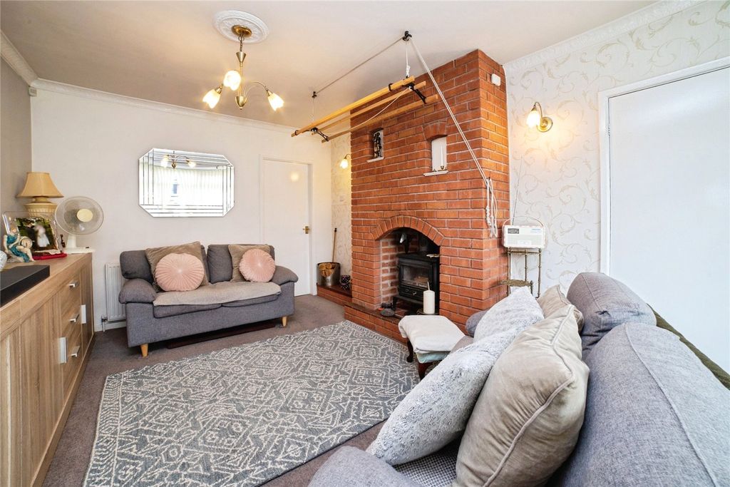 Property photo 2 of 25 Picture No. 24