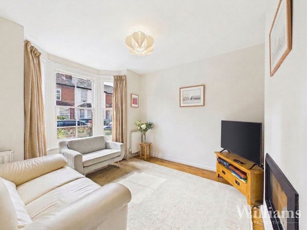 Property photo 2 of 13