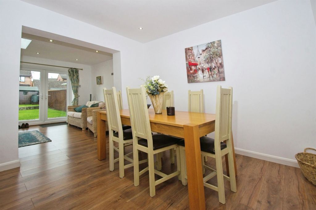 Property photo 3 of 35