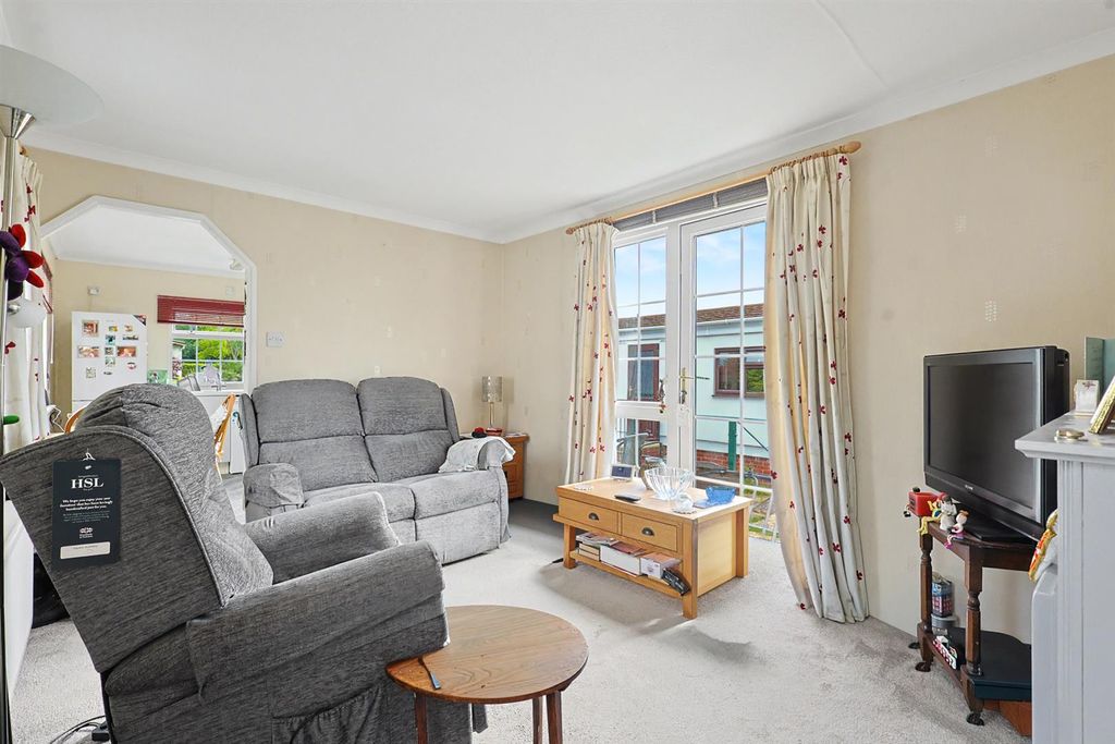 Property photo 2 of 10
