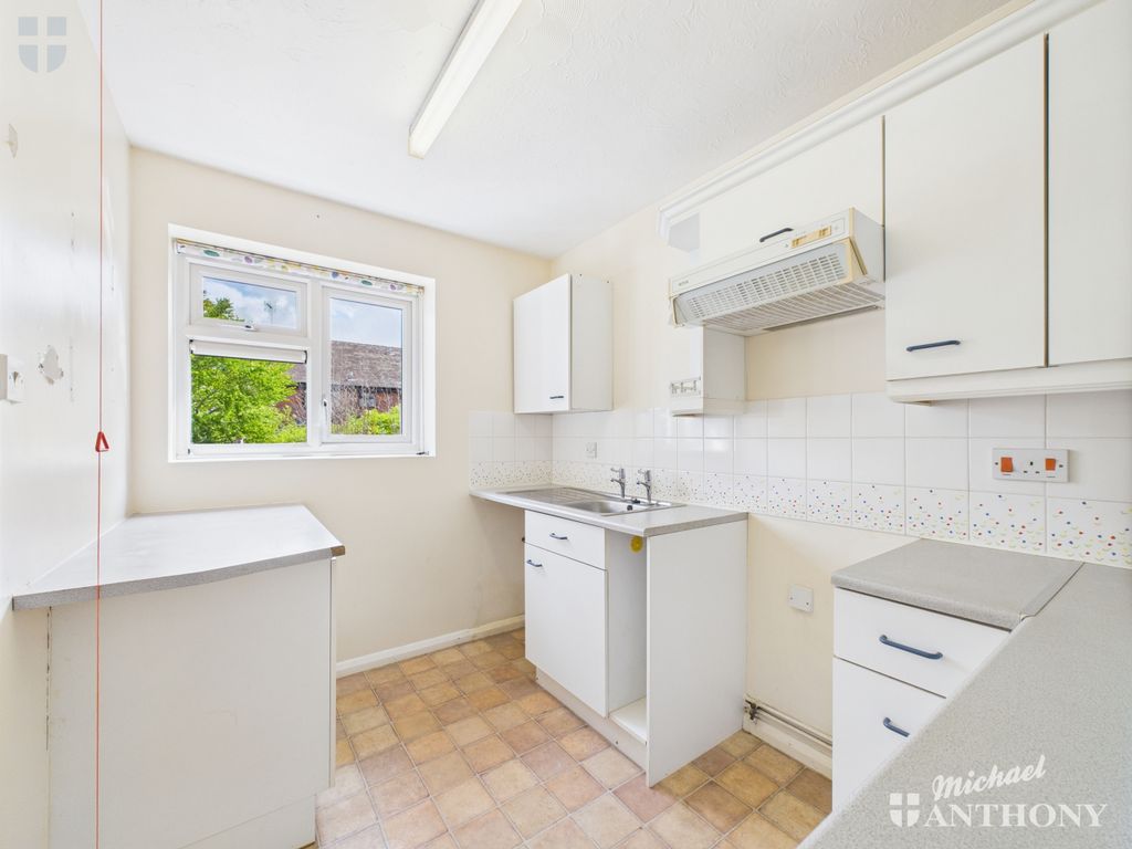 Property photo 3 of 10 Cam03218G0-Pr0725-Still010