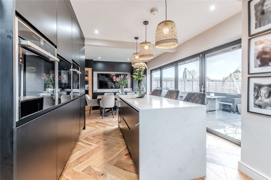 Property photo 3 of 20 Picture No. 08