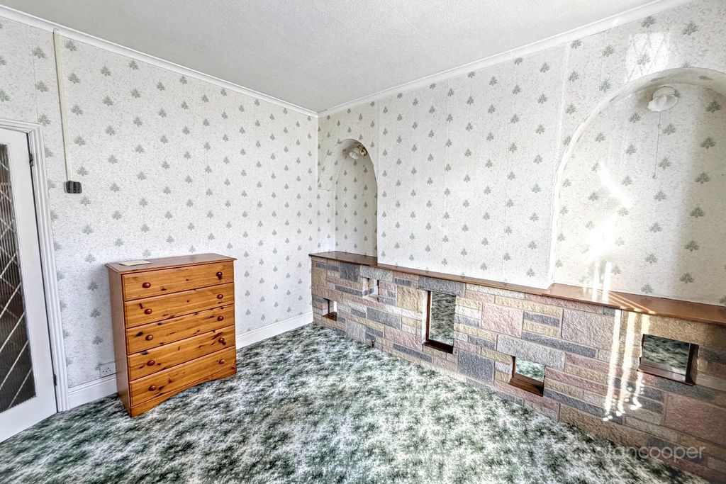 Property photo 2 of 13 5531264
