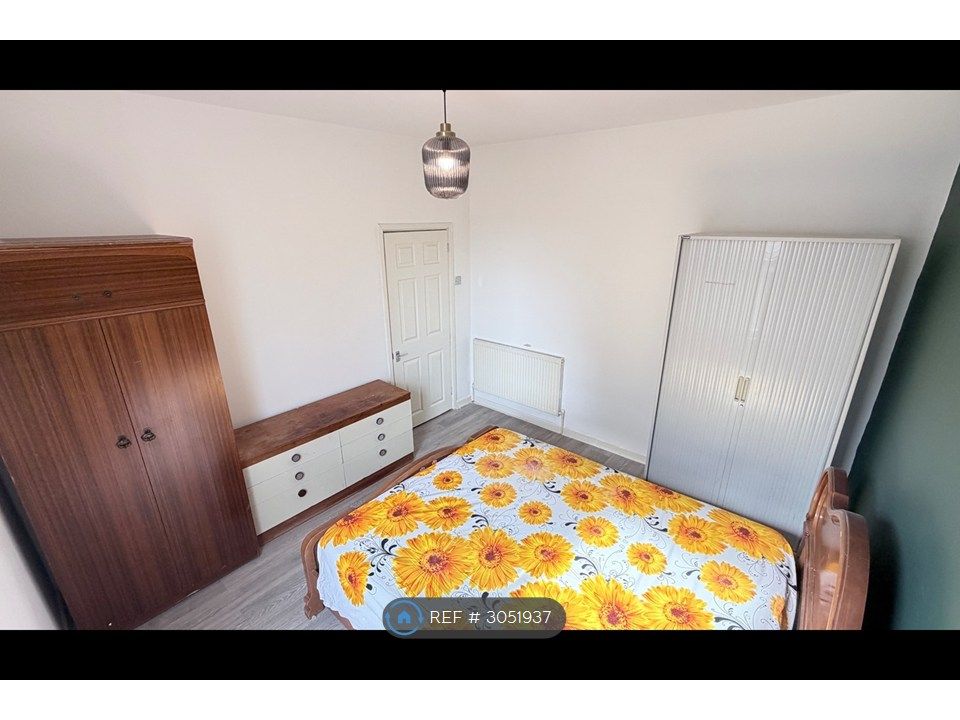 Property photo 2 of 25