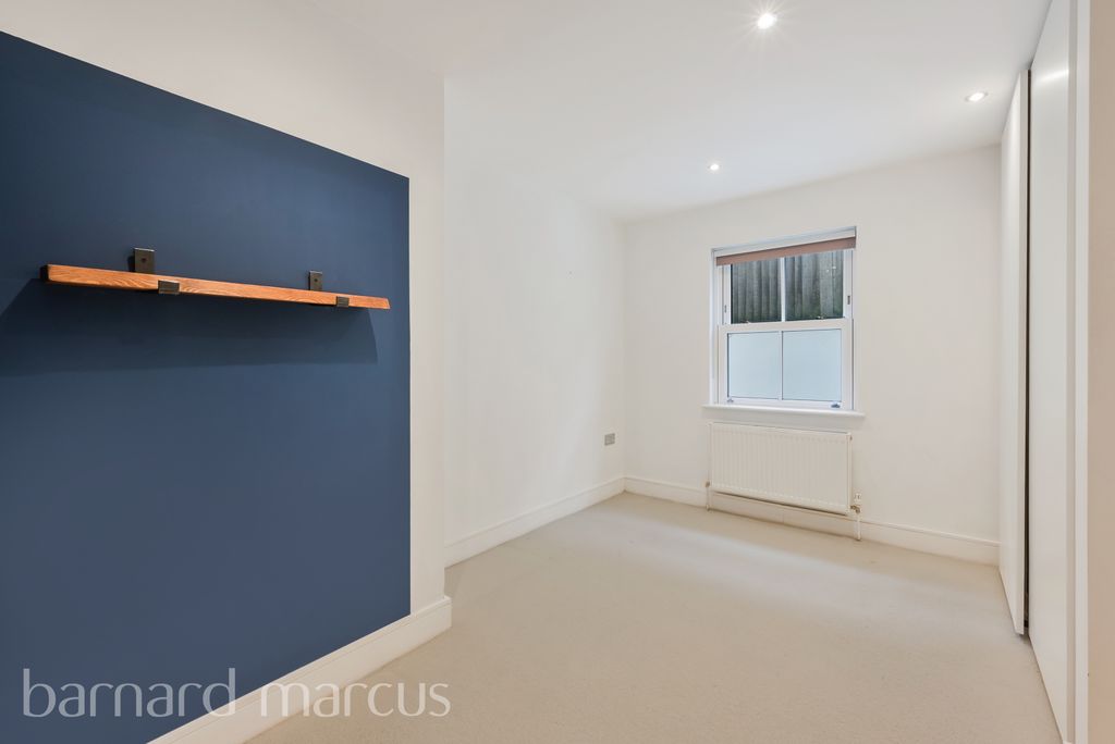 Property photo 3 of 7 Bedroom