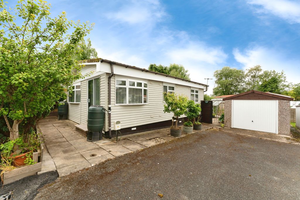Property photo 1 of 20