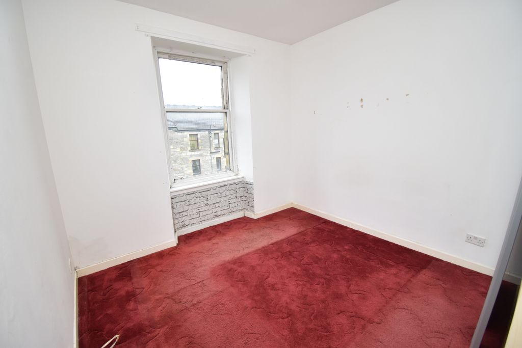 Property photo 3 of 8 Bedroom