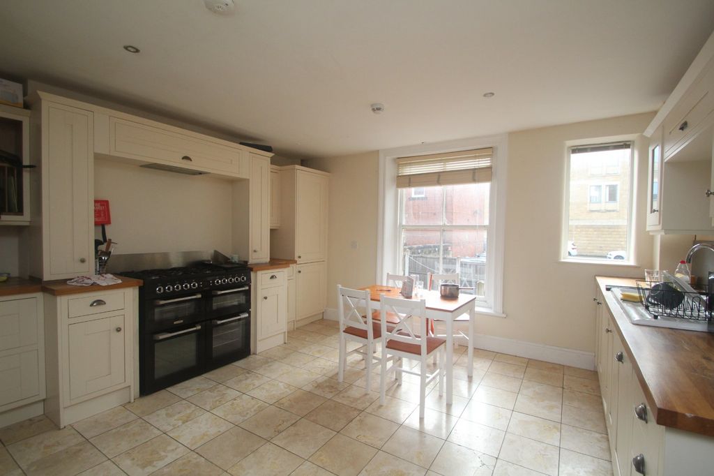Property photo 2 of 5 Picture No. 04
