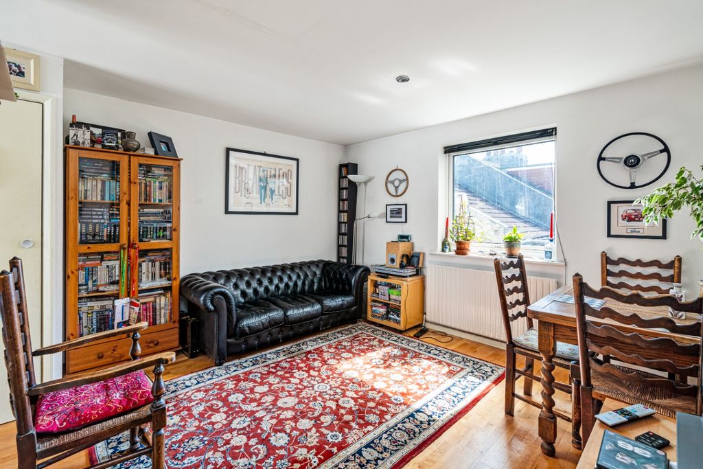 Property photo 3 of 14 3073776