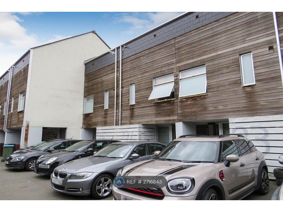 Property photo 3 of 21