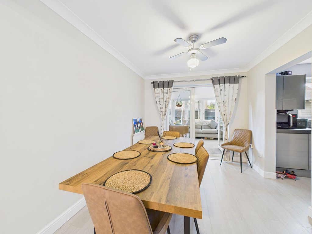 Property photo 2 of 33