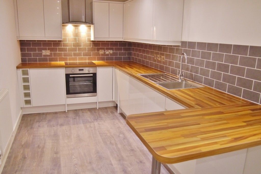 Property photo 2 of 7 Kitchen