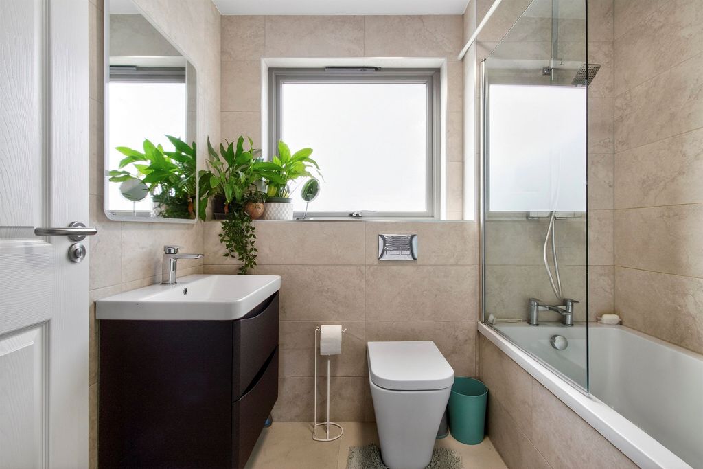 Property photo 3 of 23