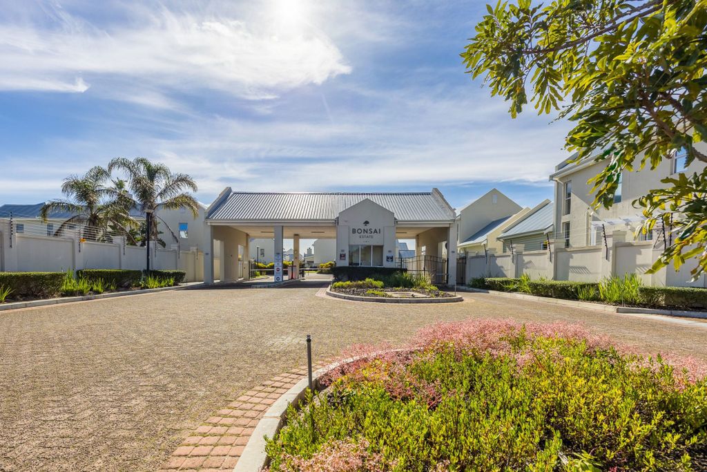 Property photo 2 of 28 Dbv1709646