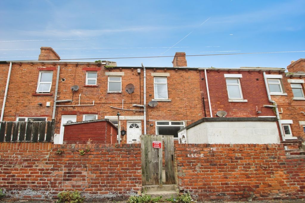 Property photo 1 of 12 External