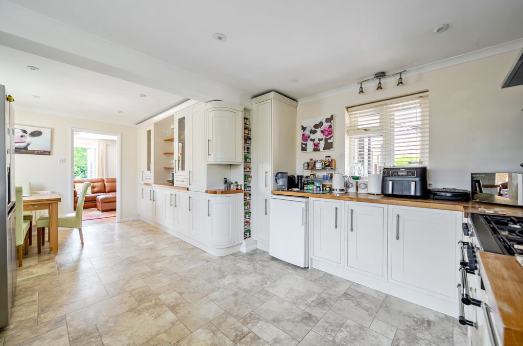 Property photo 3 of 18 1459843-22-6A16ee...